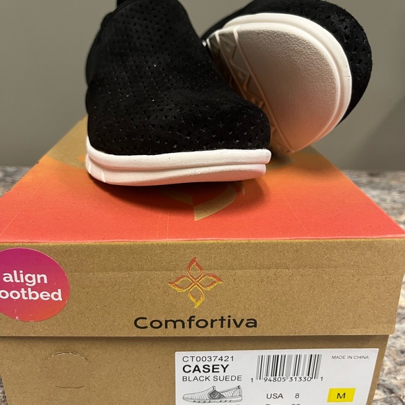 Comfortiva slip on shoes size 8 - Picture 6 of 6
